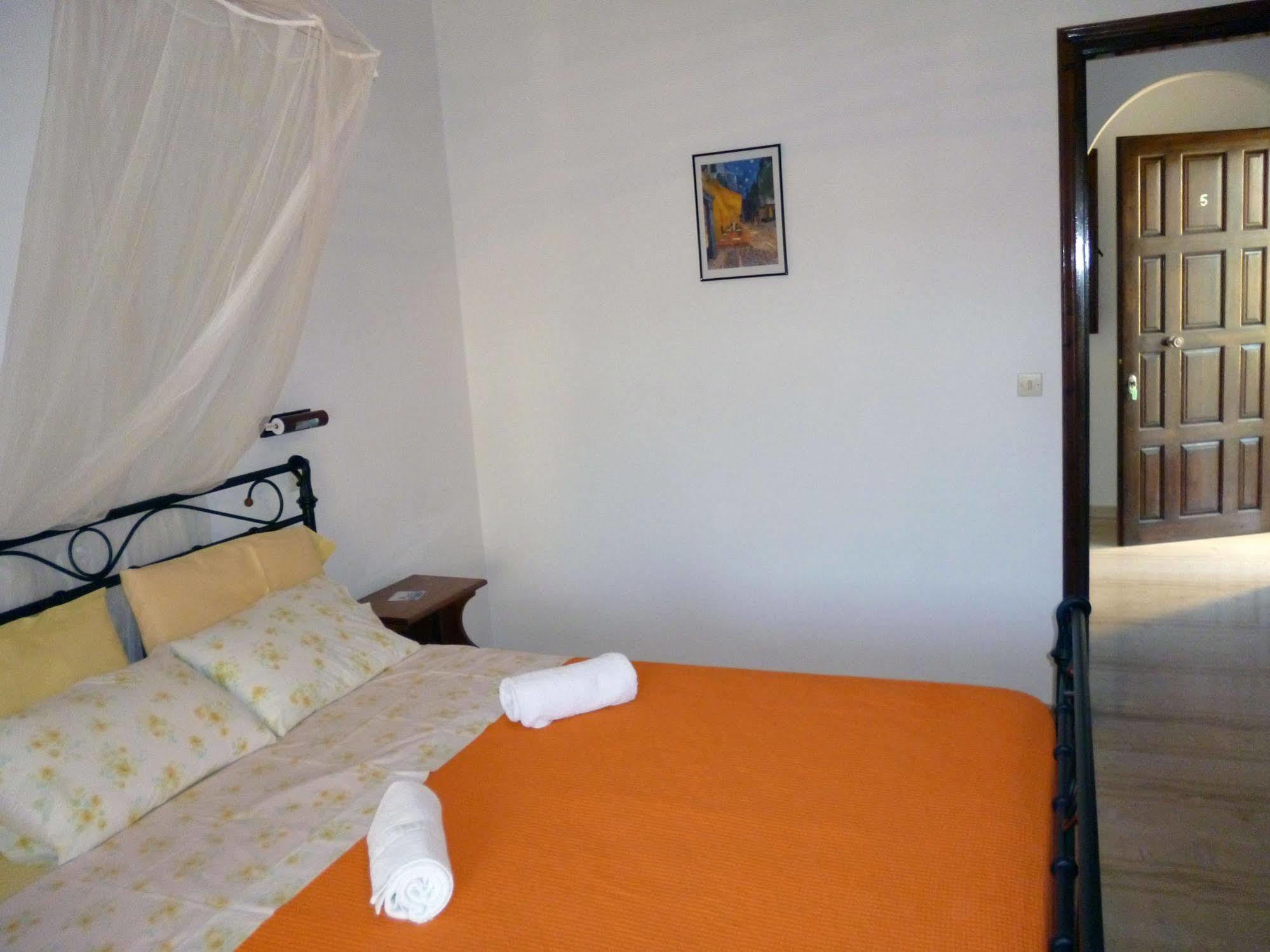 Villa Helen Arillas  Luaran gambar